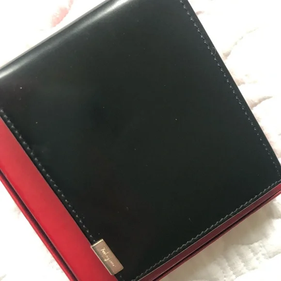 Authentic Salvatore Ferragamo Black Leather wallet - Picture 2 of 11